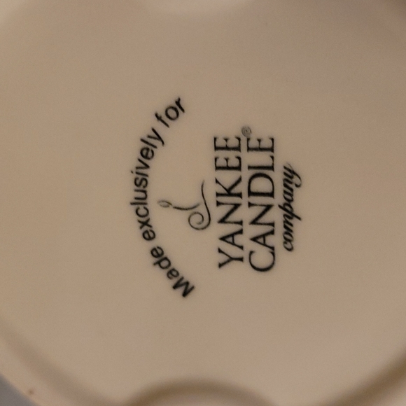 Yankee Candle Covered Dish Candle Holder - Picture 8 of 14